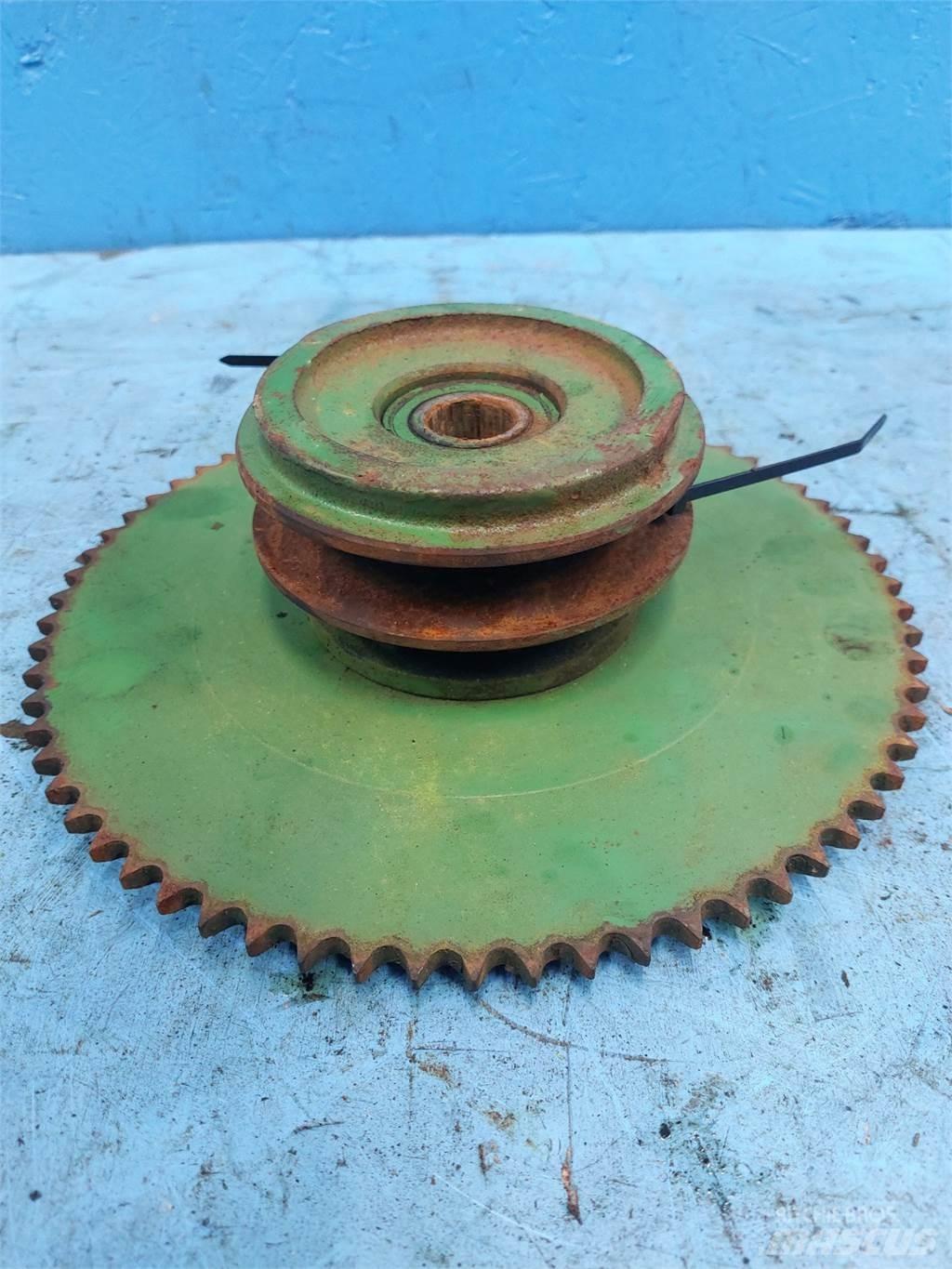 John Deere 820 Combine harvester spares & accessories