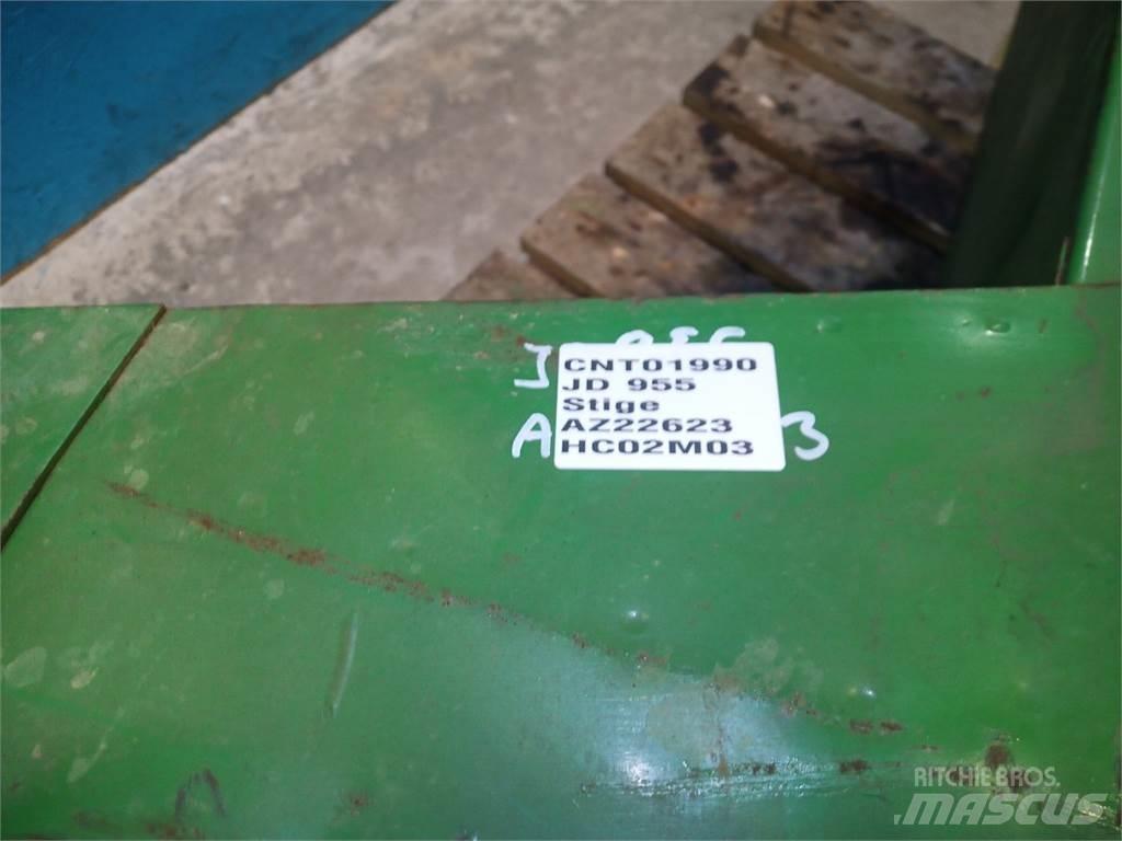 John Deere 955 Cabins and interior