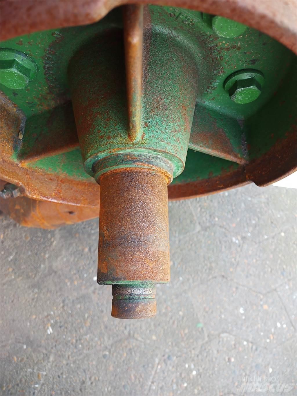 John Deere S670 Combine harvester spares & accessories
