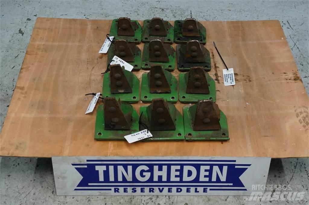 John Deere S670 Combine harvester spares & accessories