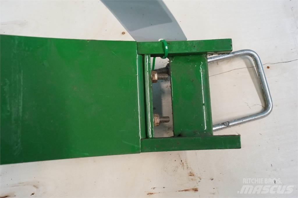 John Deere S690 Combine harvester spares & accessories