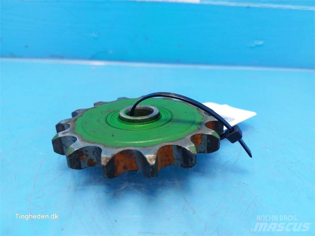 John Deere T660I Combine harvester spares & accessories