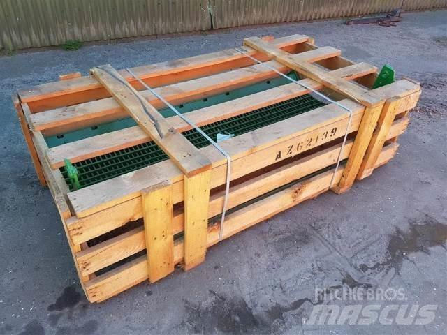 John Deere T670 Combine harvester spares & accessories