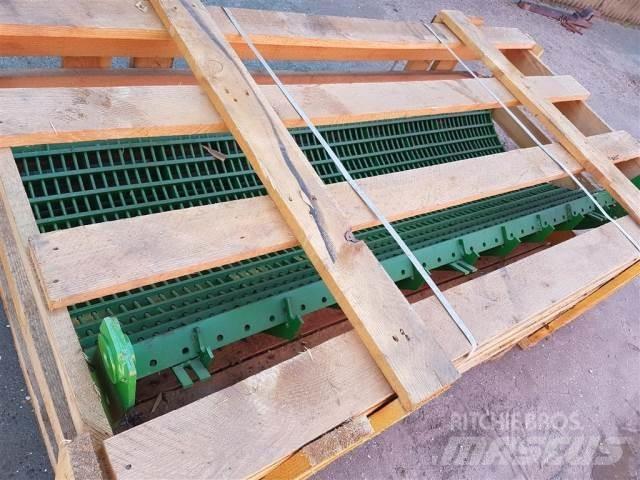 John Deere T670 Combine harvester spares & accessories