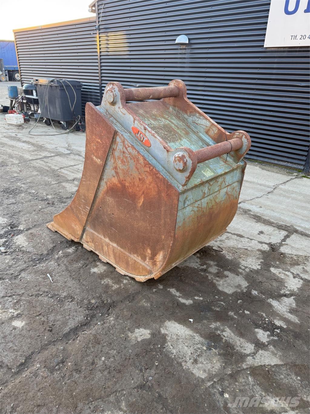 JST Graveskovl Buckets