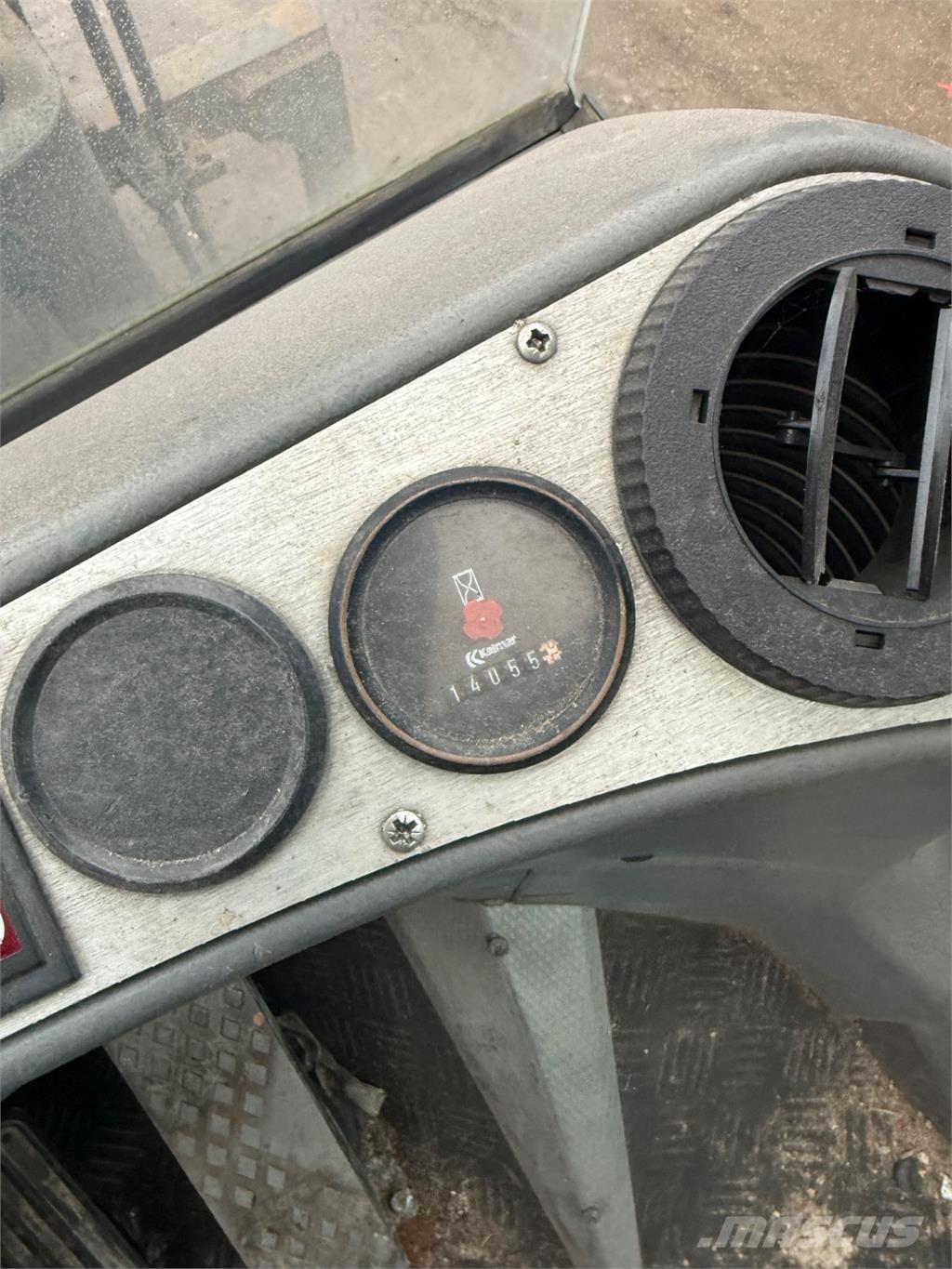 Kalmar DCD80-6 Diesel trucks