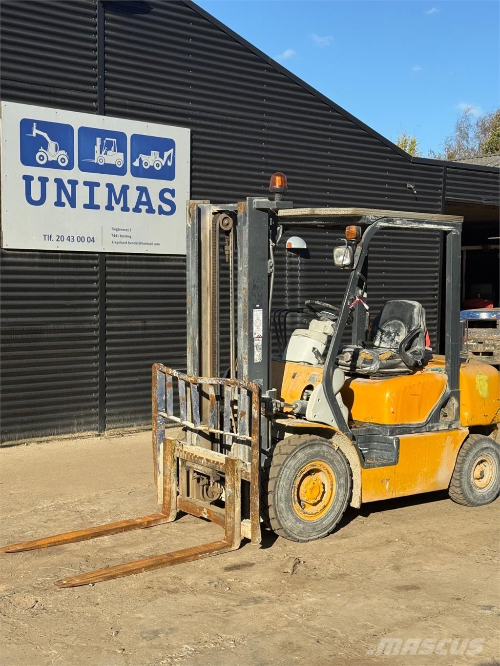 Komatsu FD25 Diesel trucks