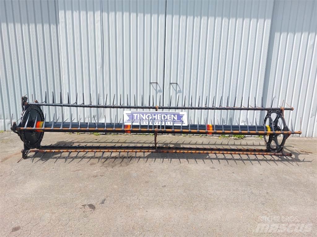 MacDon D60 Combine harvester spares & accessories
