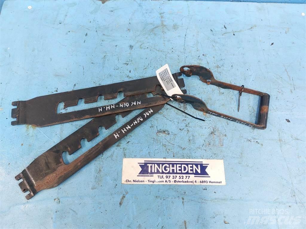 MacDon D60 Combine harvester spares & accessories