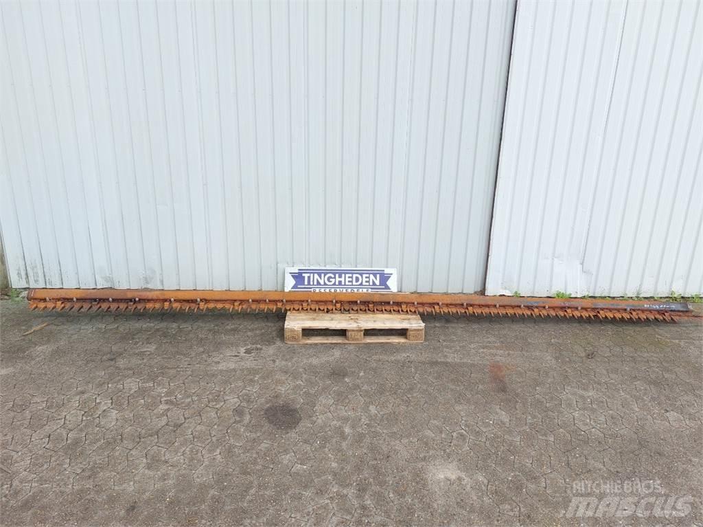 MacDon D60 Combine harvester spares & accessories