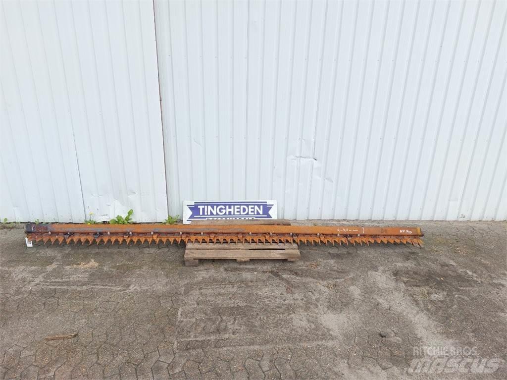 MacDon D60 Combine harvester spares & accessories