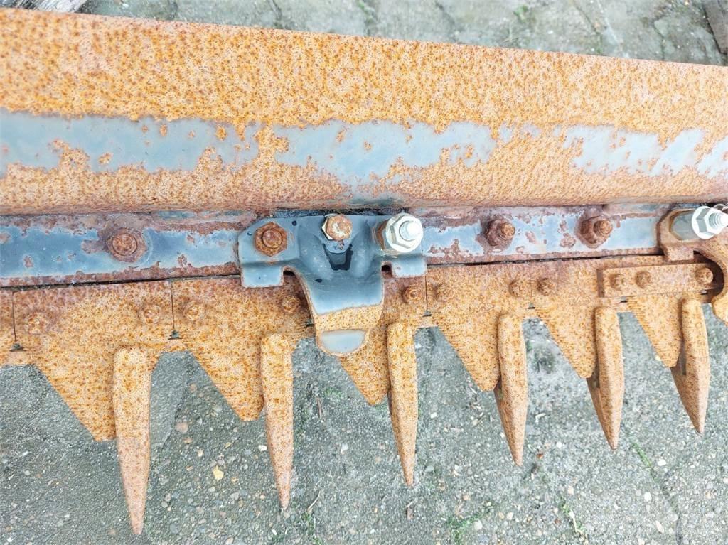 MacDon D60 Combine harvester spares & accessories