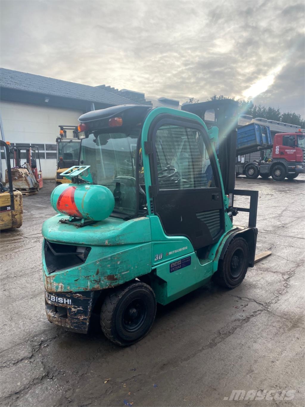 Mitsubishi FG30 LPG trucks