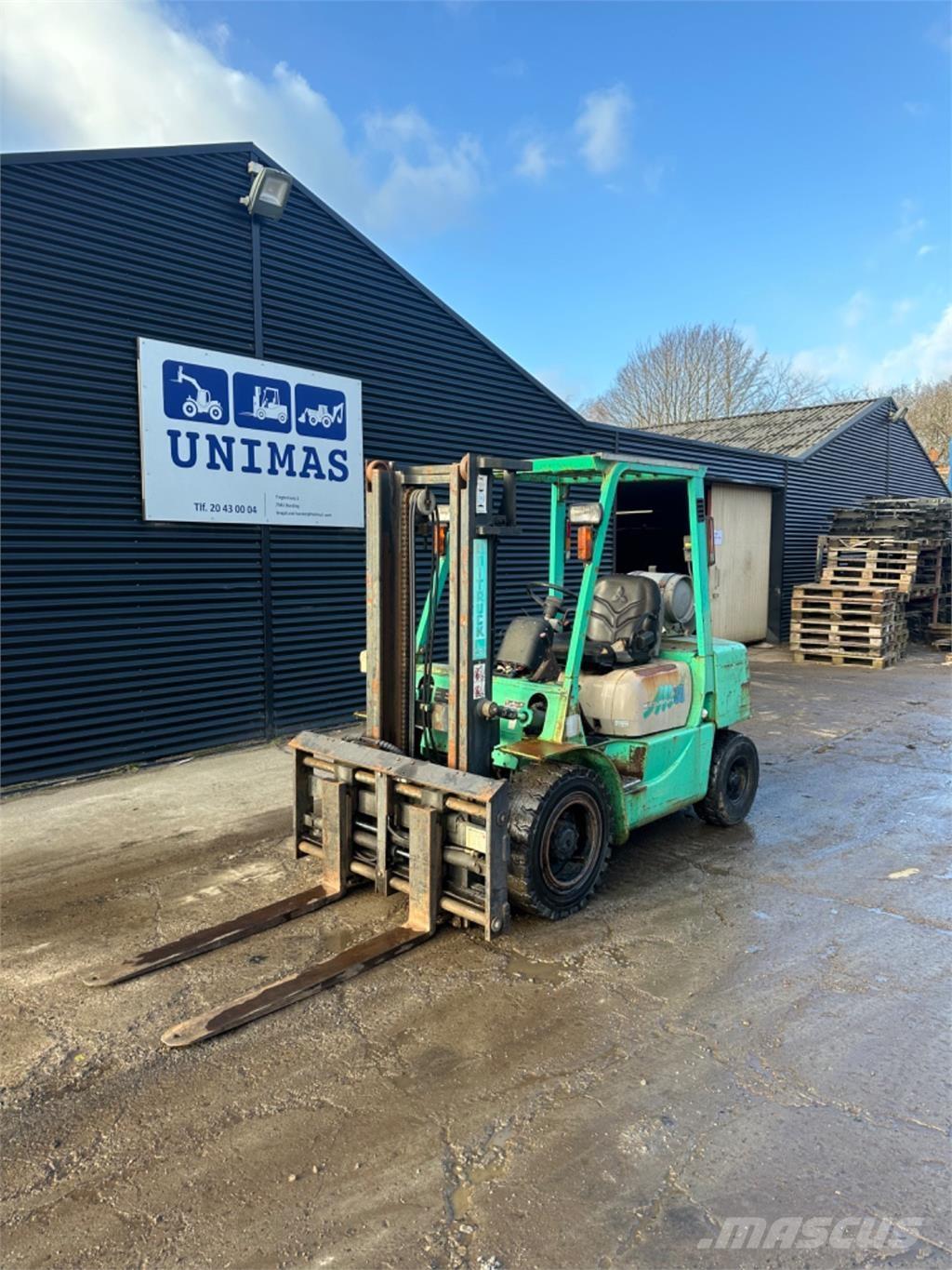 Mitsubishi FG30 LPG trucks