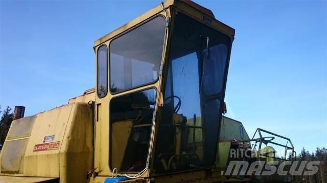 New Holland 1520 Cabins and interior