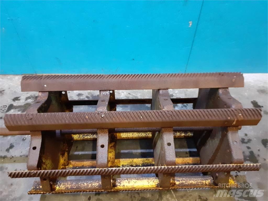 New Holland 1530 Combine harvester spares & accessories