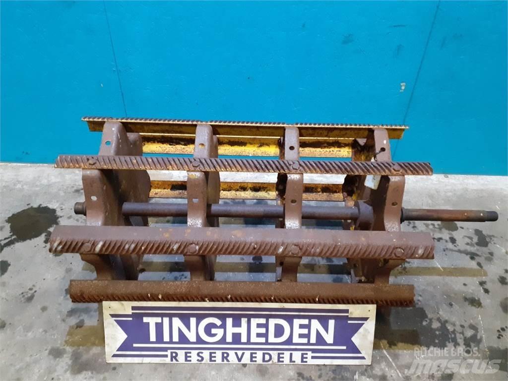 New Holland 1530 Combine harvester spares & accessories
