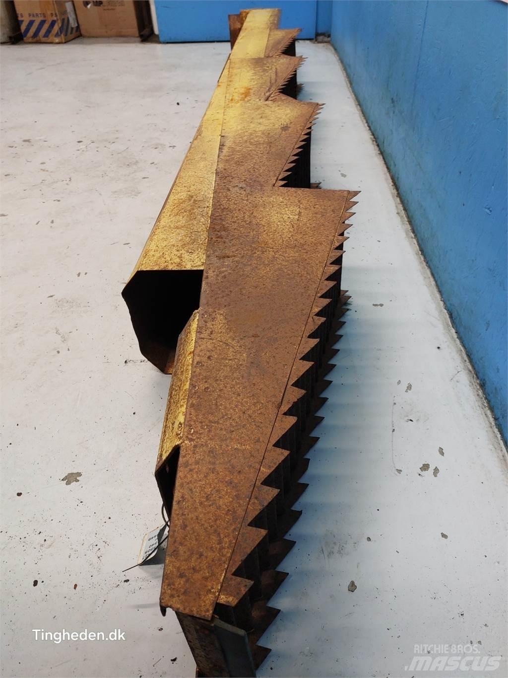 New Holland 1540 Combine harvester spares & accessories