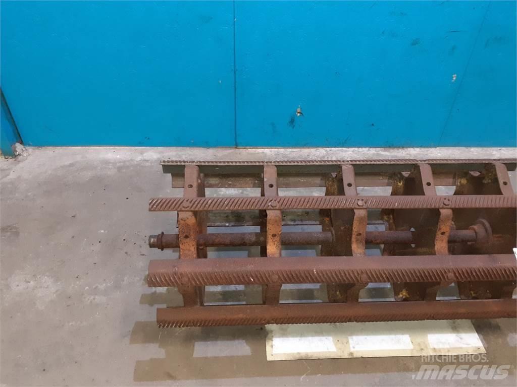 New Holland 8055 Combine harvester spares & accessories