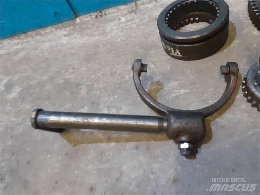 New Holland 8340 Other tractor accessories
