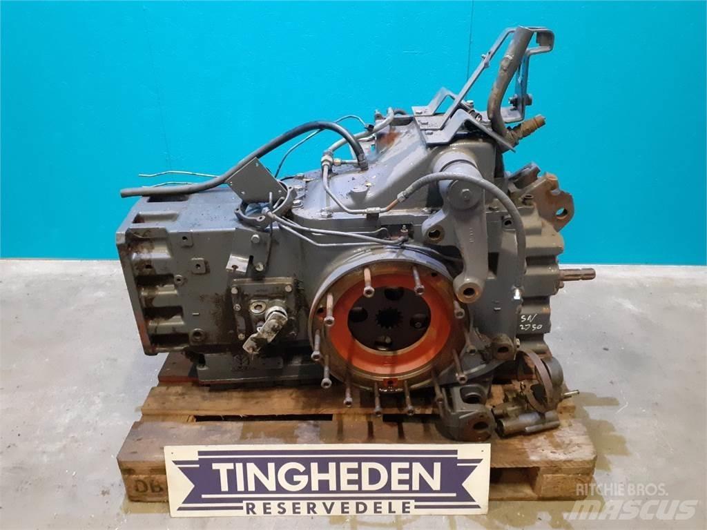 New Holland M135 Transmission