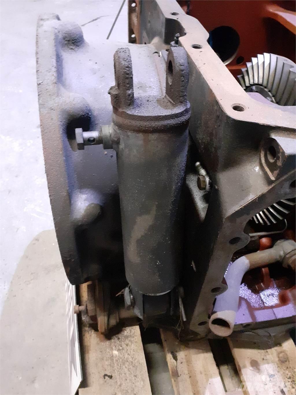 New Holland M160 Transmission