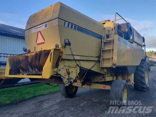 New Holland TX65 Combine harvesters