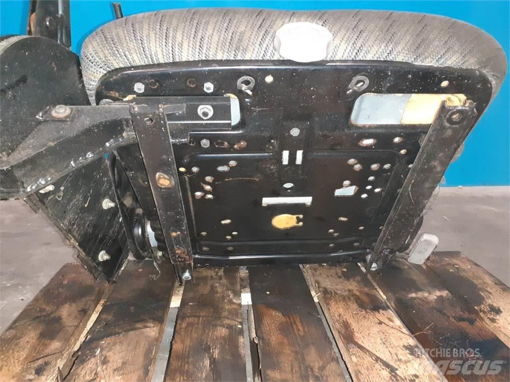 New Holland TX68 Cabins and interior