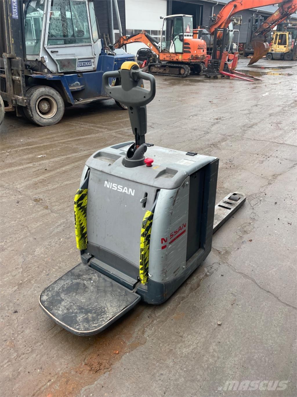 Nissan PLP200 Hand pallet truck