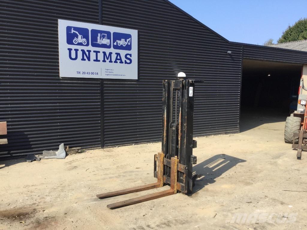  Trucktårn Masts and booms