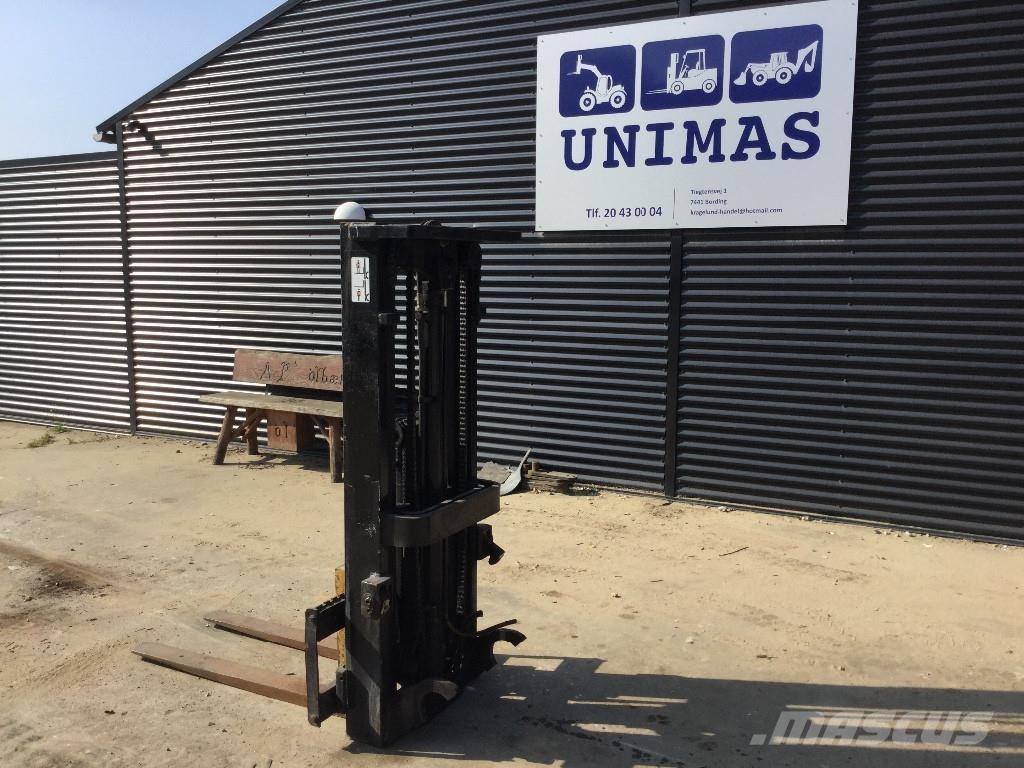  Trucktårn Masts and booms