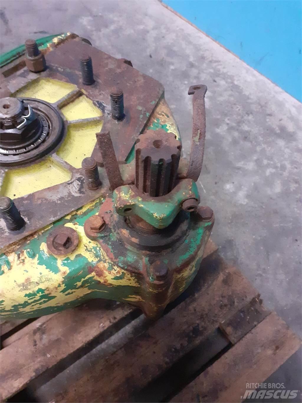 Volvo BM S950 Combine harvester spares & accessories