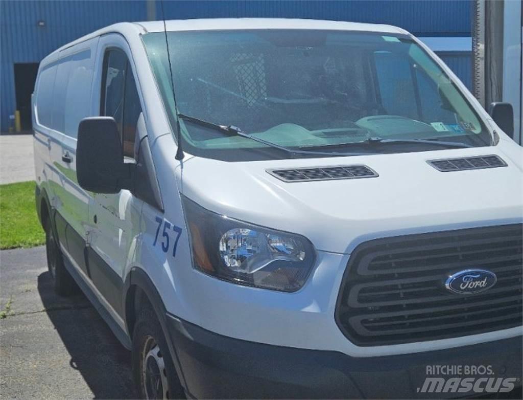 Ford Transit 150 Panel vans