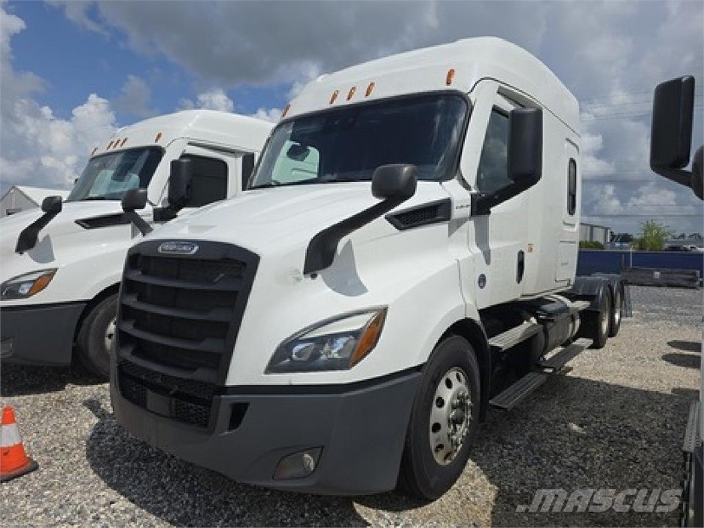 Freightliner CAS116 Truck Tractor Units