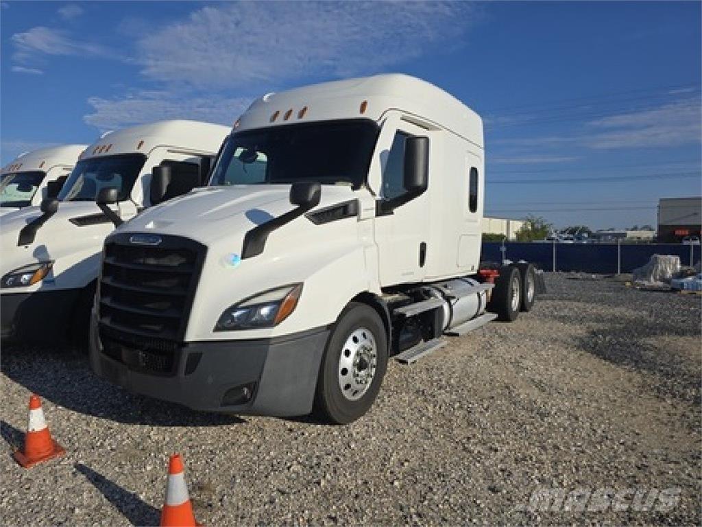 Freightliner CAS116 Truck Tractor Units