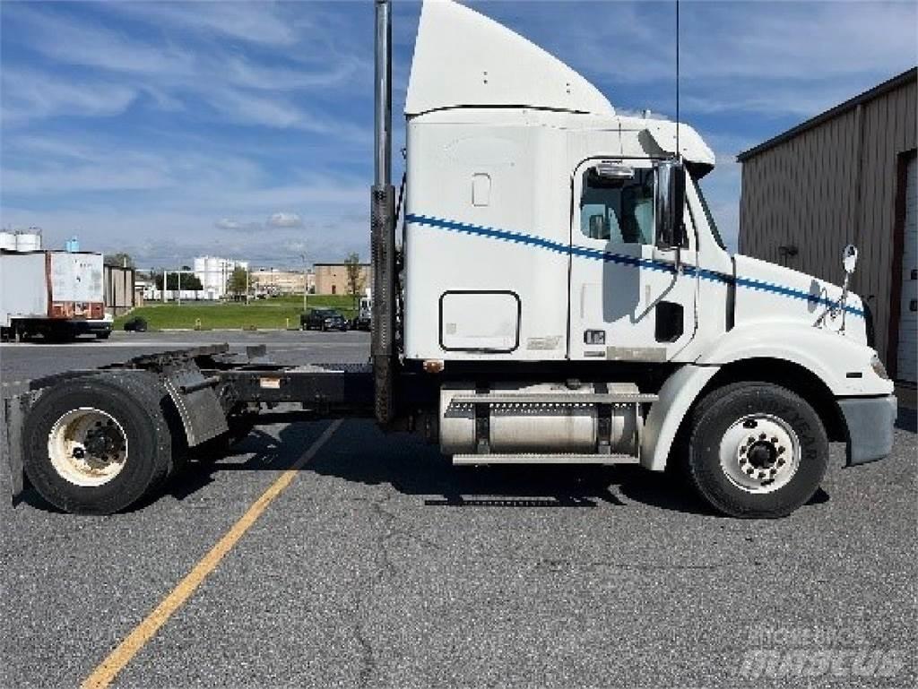 Freightliner CL112 Truck Tractor Units