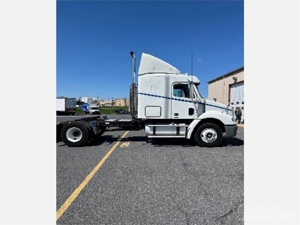 Freightliner CL112G Truck Tractor Units