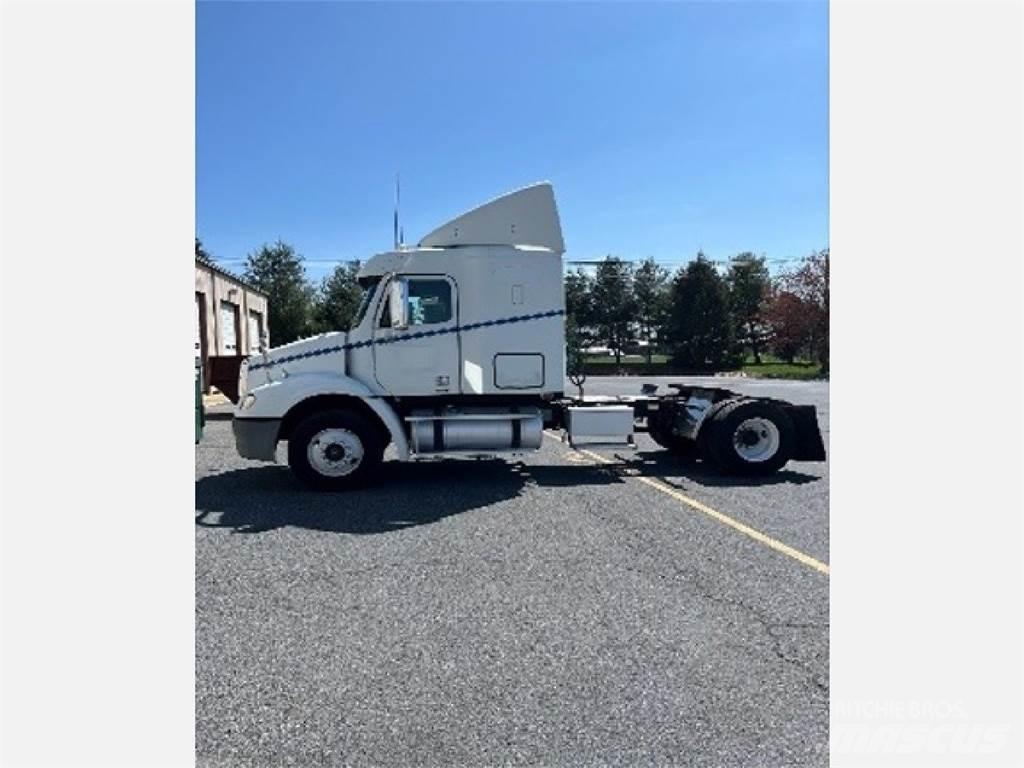 Freightliner CL112G Truck Tractor Units