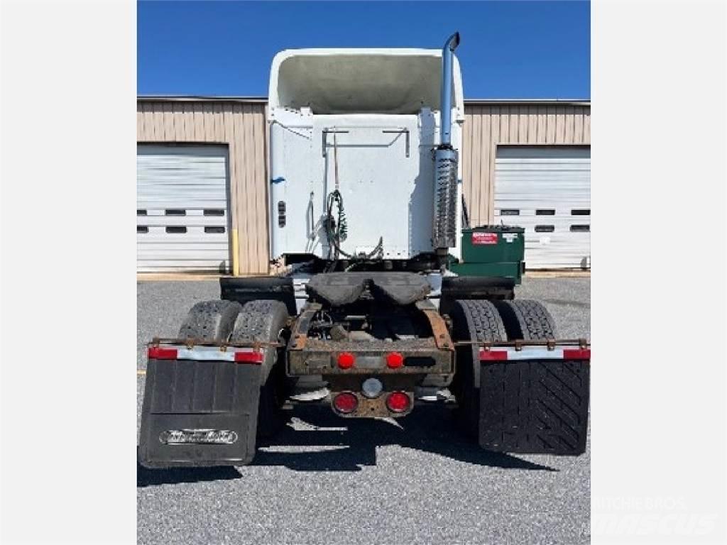 Freightliner CL112G Truck Tractor Units