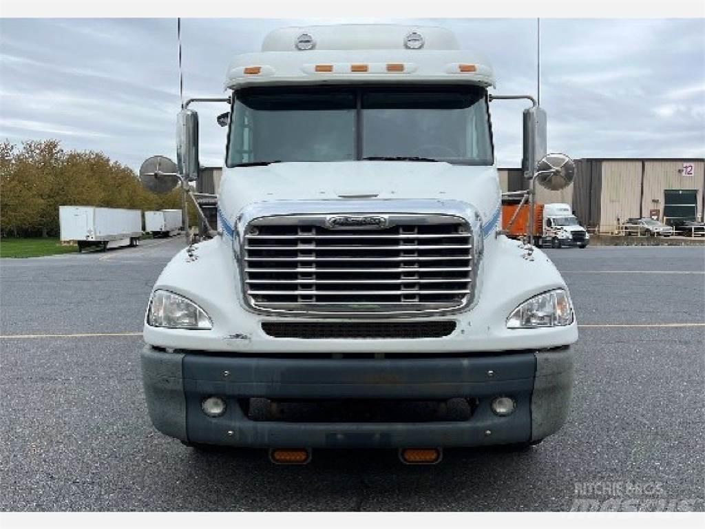 Freightliner CL112G Truck Tractor Units