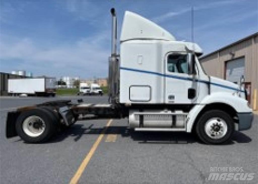 Freightliner CL112G Truck Tractor Units
