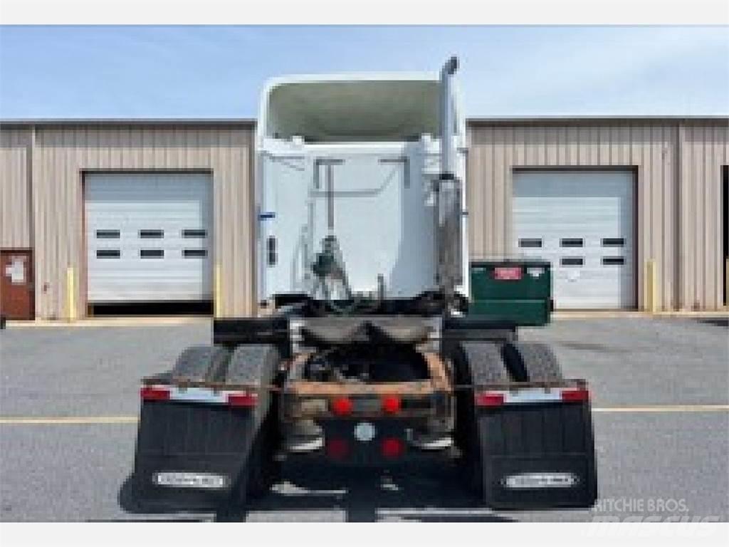 Freightliner CL112G Truck Tractor Units