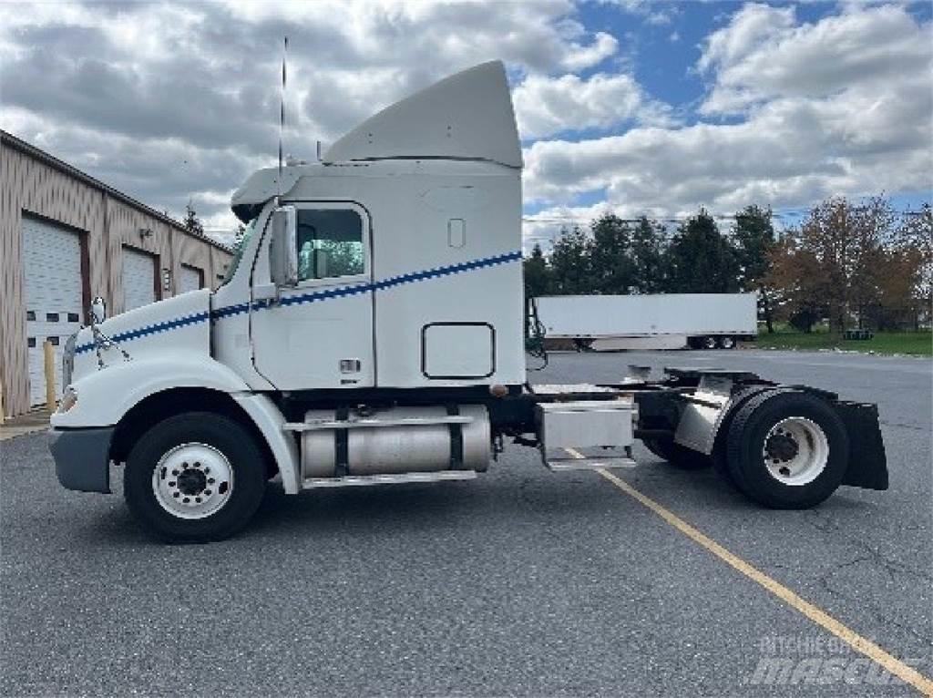 Freightliner CL112G Truck Tractor Units