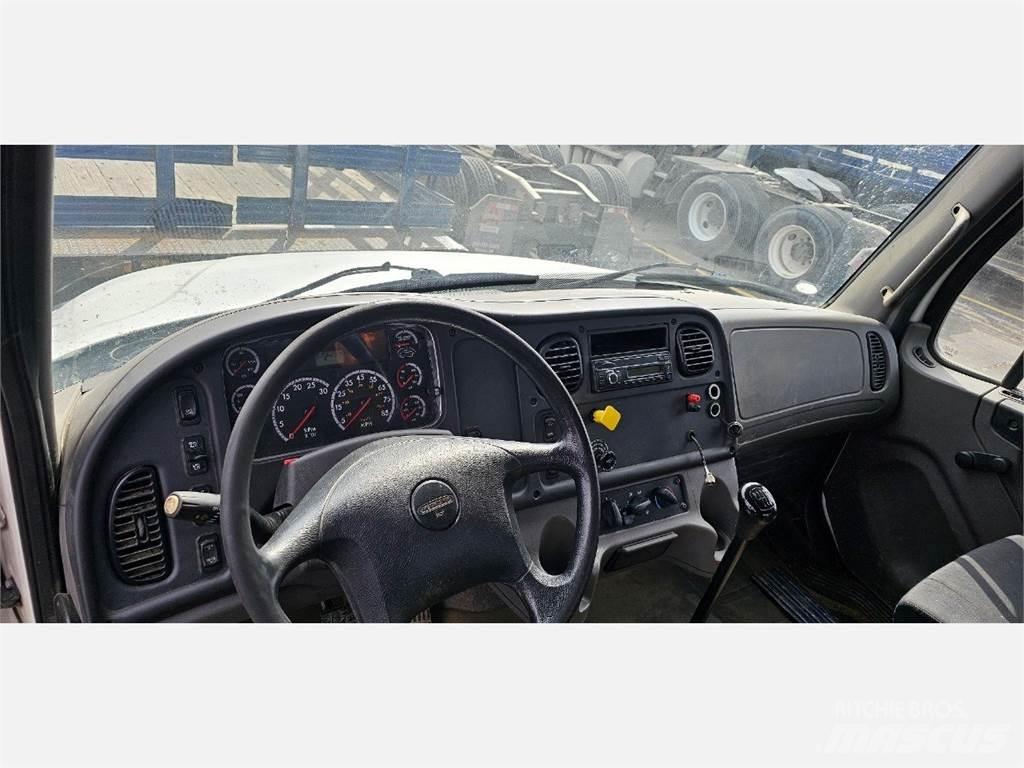 Freightliner M2 106 Flatbed/Dropside trucks