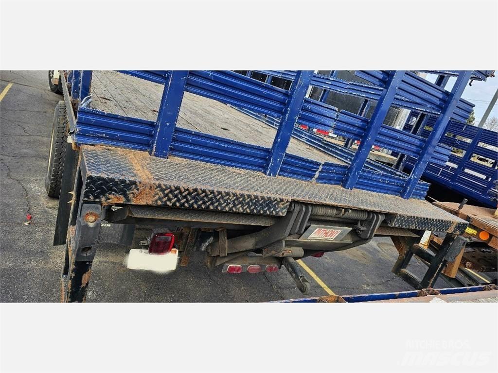 Freightliner M2 106 Flatbed/Dropside trucks