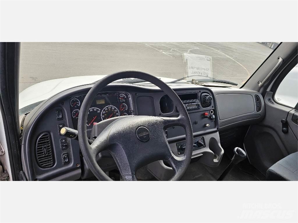 Freightliner M2 106 Flatbed/Dropside trucks