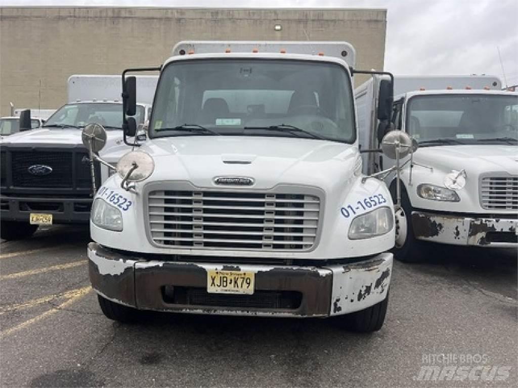 Freightliner M2106 Beverage delivery trucks