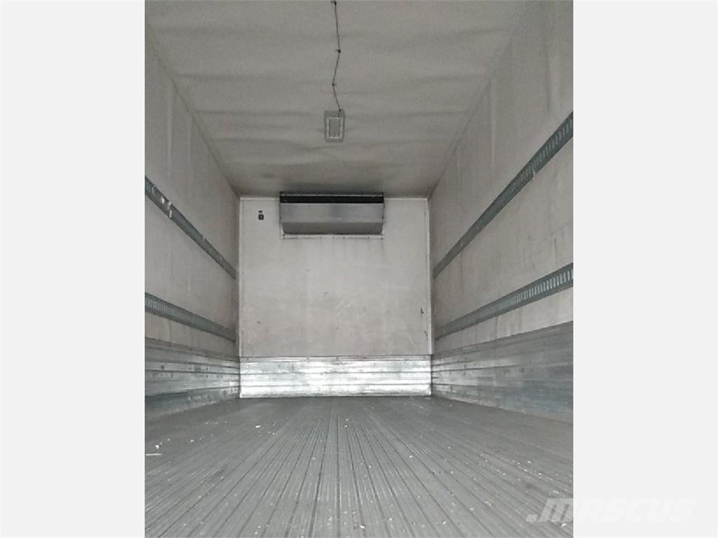 International 4300 Temperature controlled trucks