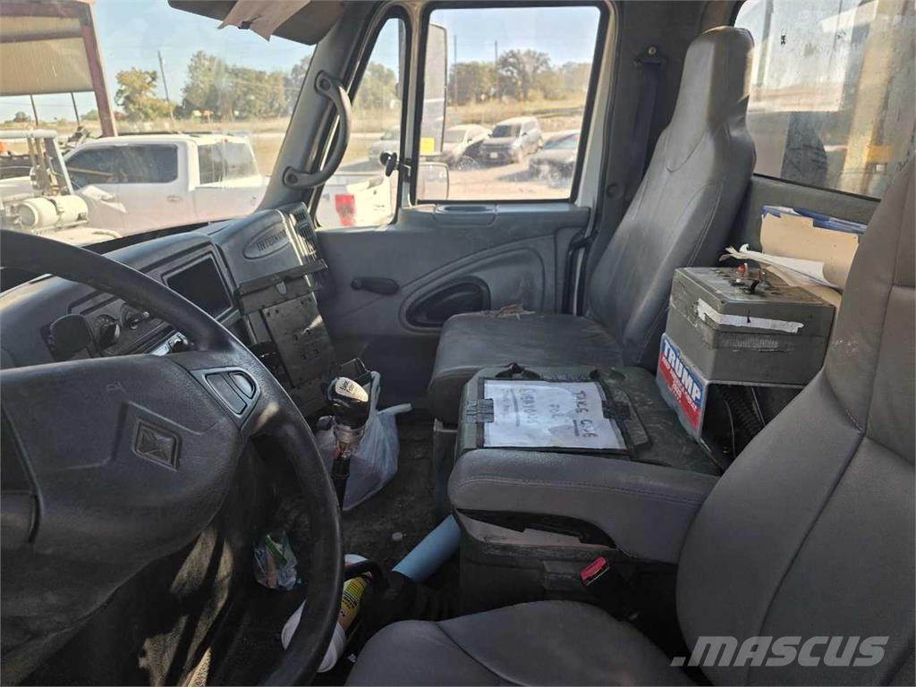 International 4400 Other trucks