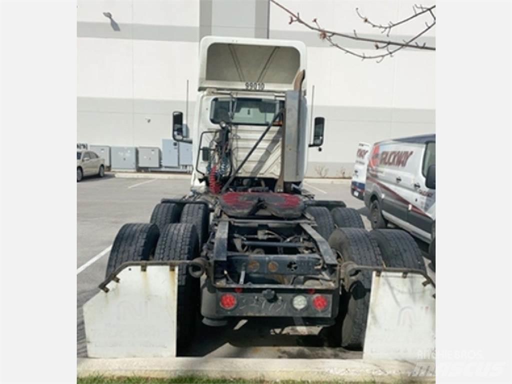 International LT Truck Tractor Units